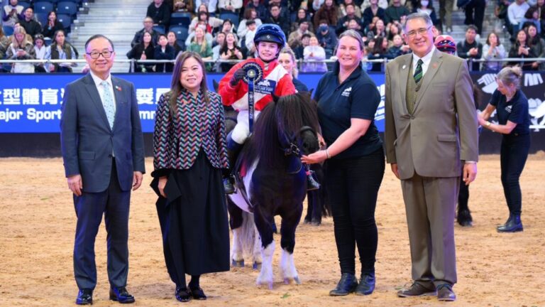 浪琴香港國際馬術盛典圓滿落幕 14歲港青王嘉莉勇奪亞洲青年挑戰賽總冠軍