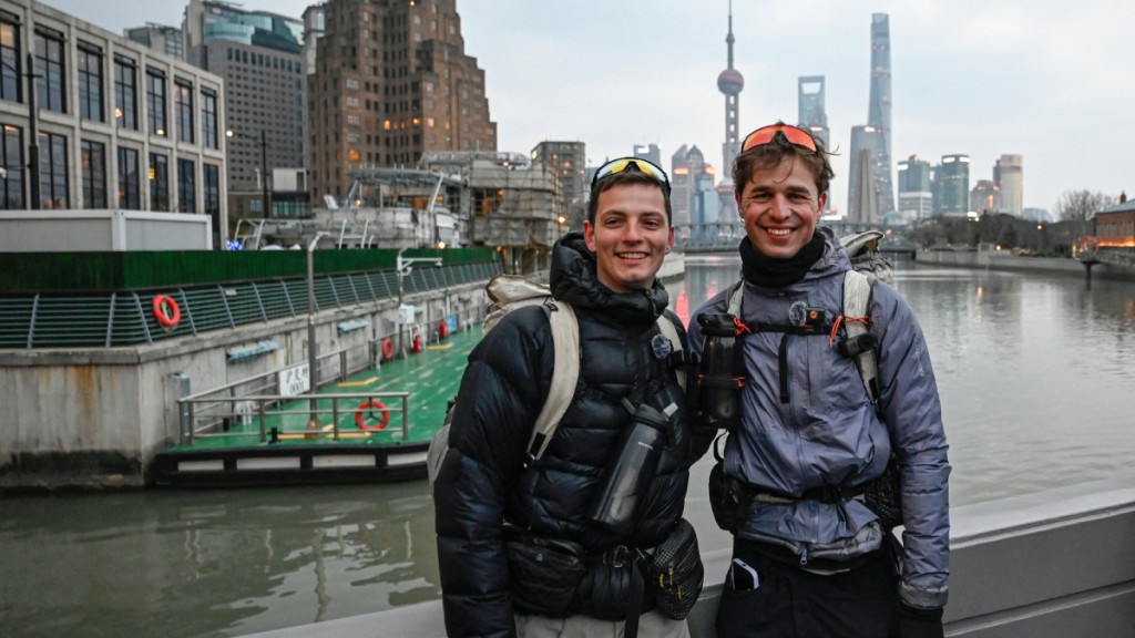 為環保徒步萬里！兩法國探險家花年半時間 每日行45公里抵達上海