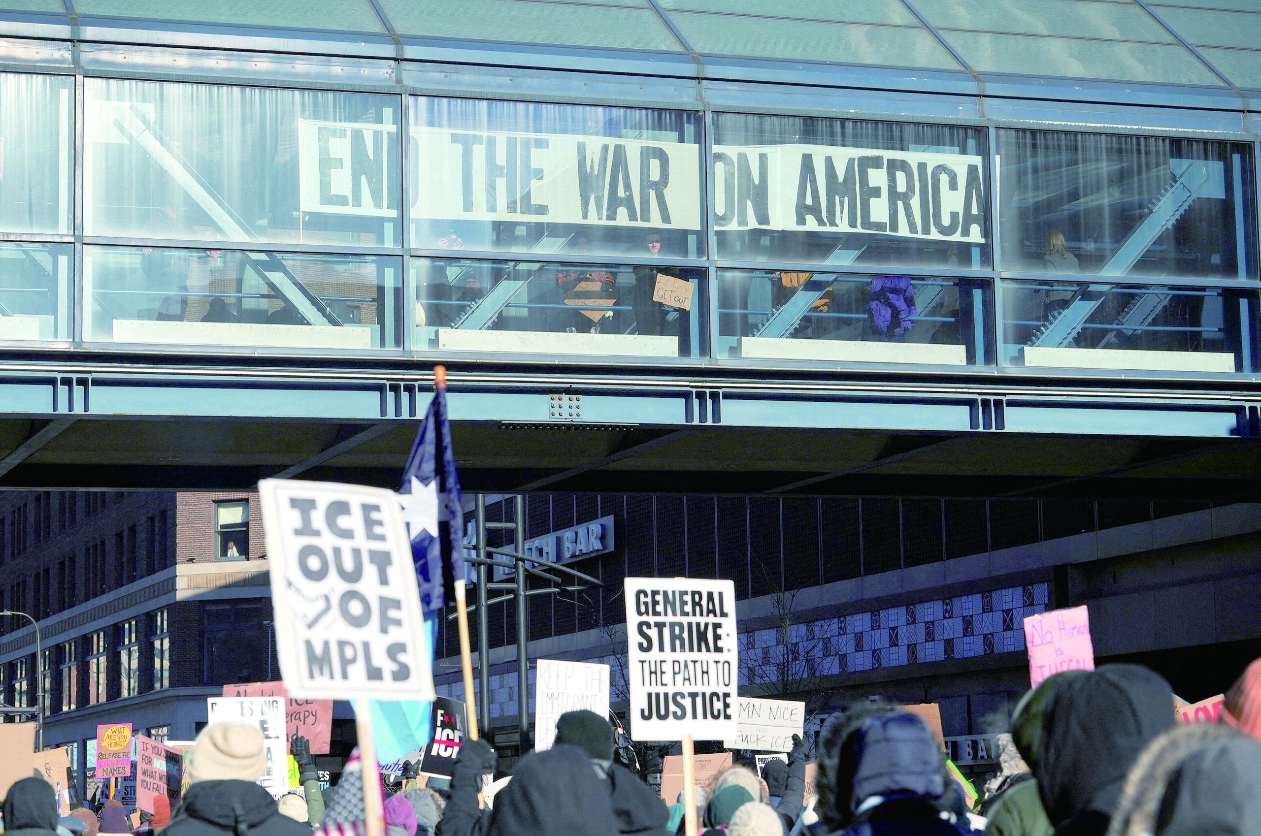 明尼蘇達州民眾集會抗議ICE執法行動，要求他們撤走。路透社