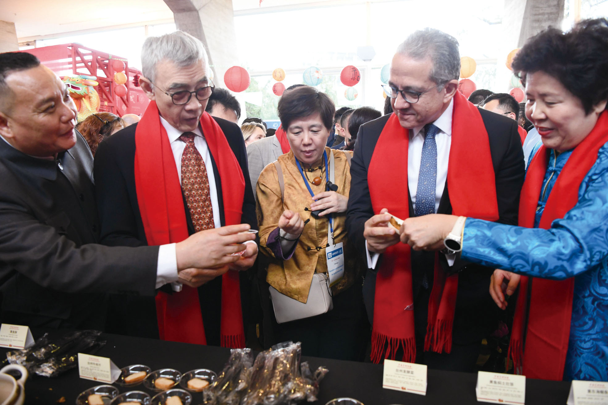 中國常駐聯合國教科文組織代表團當地時間10日在位於巴黎的教科文組織總部舉辦2026年春節廟會活動,多國代表及各界嘉賓約500餘人參與。中新社