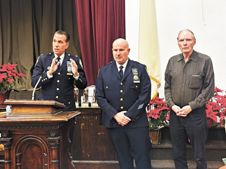 分局局長科爾曼。