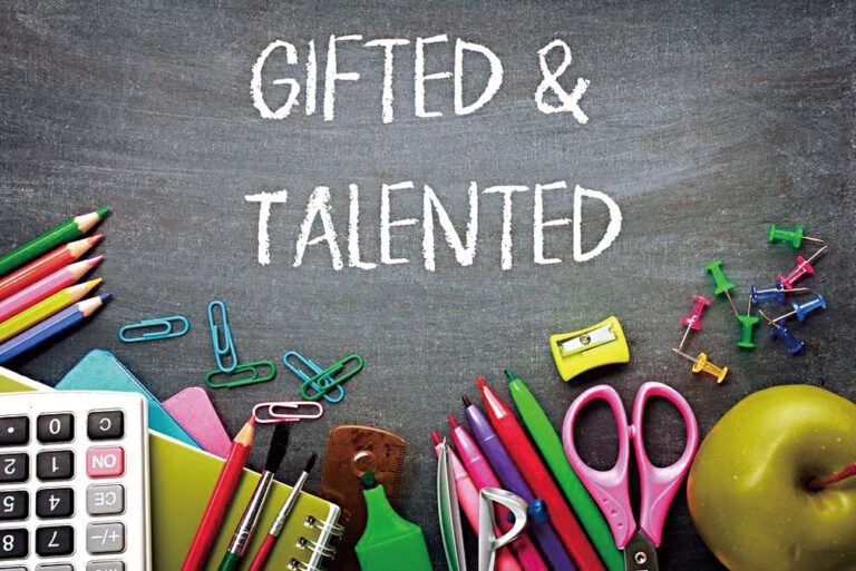 紐約家長反對市長馬姆達尼取消幼稚園資優課程入學計畫。