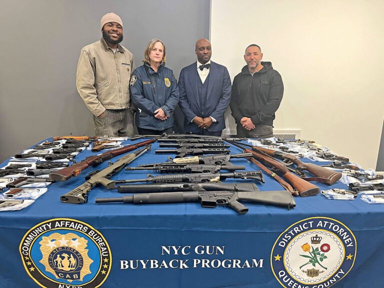 皇后區地辦公室回收124支槍械創2020年以來單次最高紀錄。