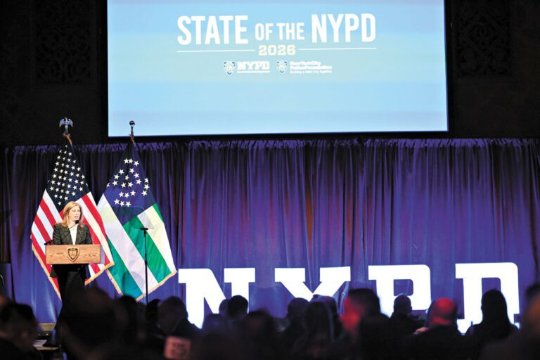 市警務處長蒂施10日發布警情咨文。