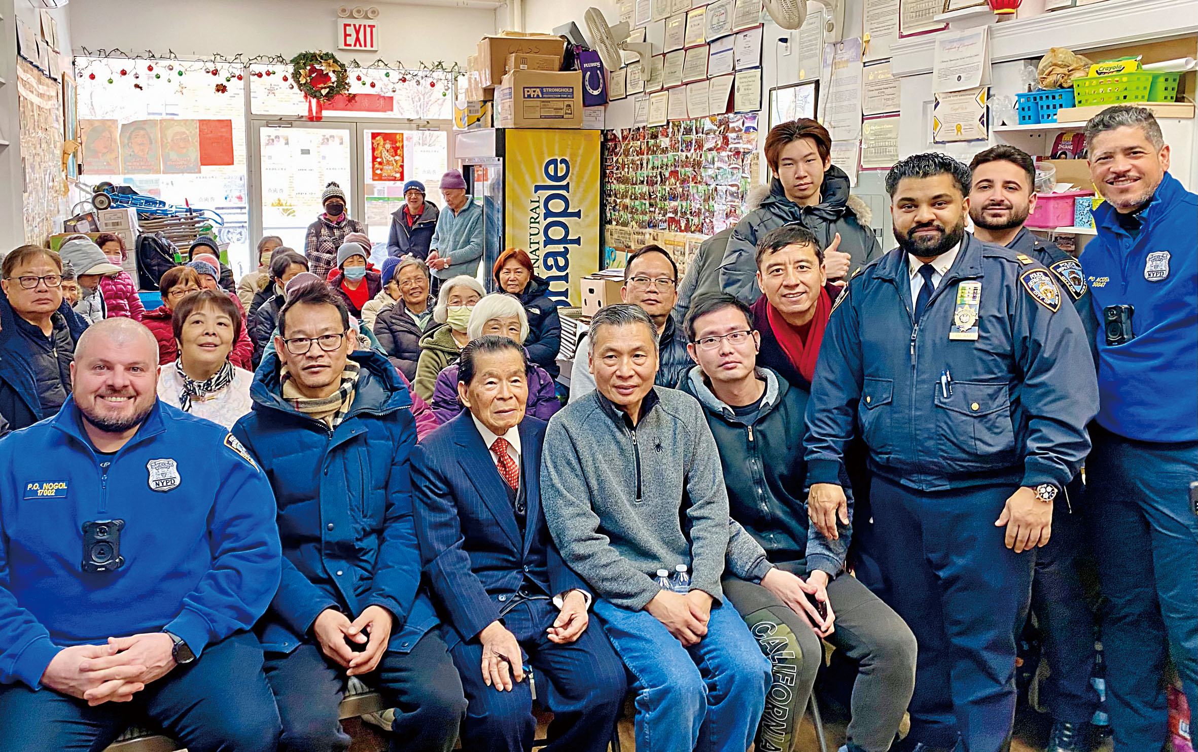 部分出席10日社區安全會議嘉賓合影。