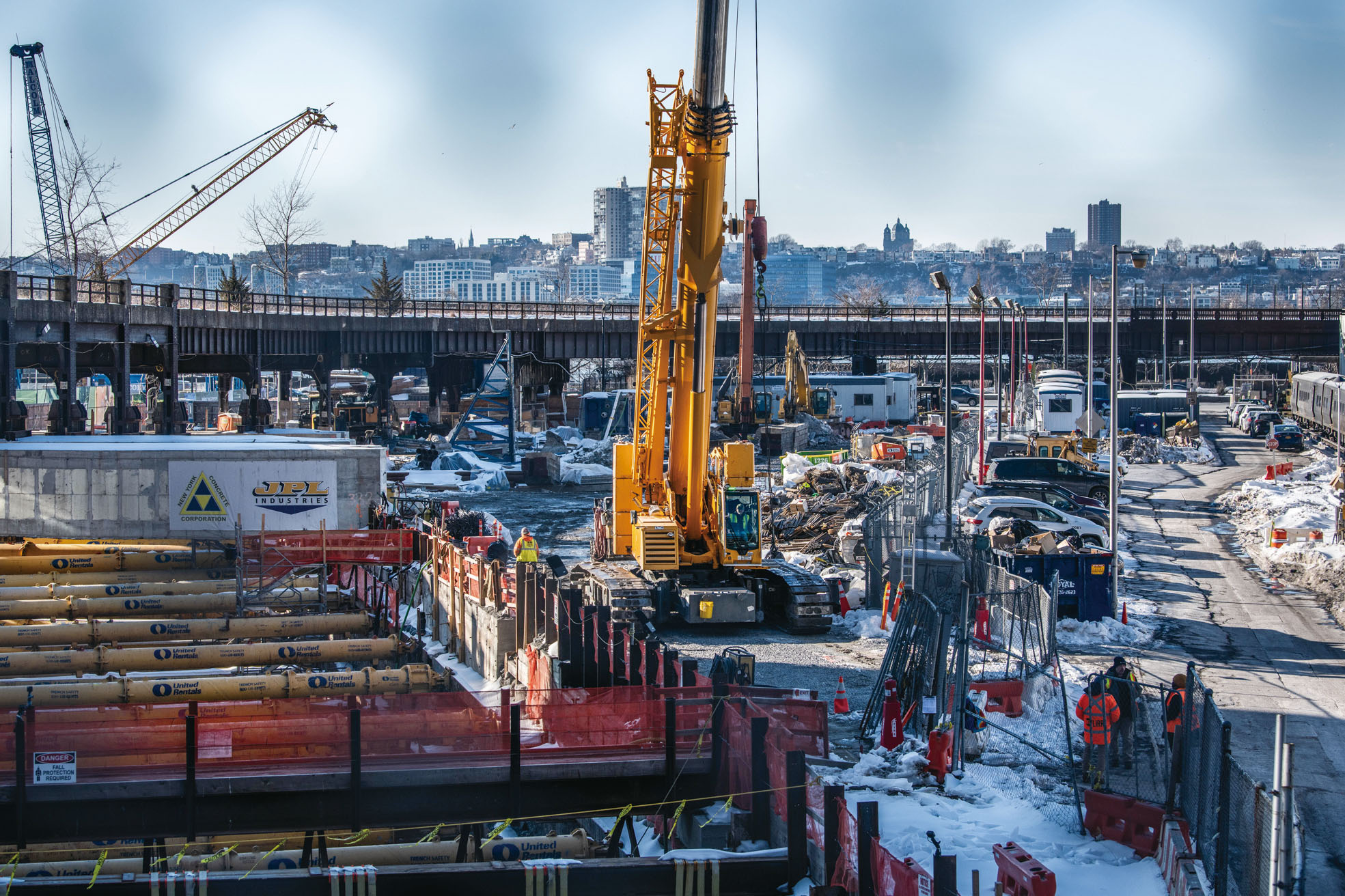 Gateway發展委員會已被迫解僱約1000名工人。 Graham Dickie/紐約時報