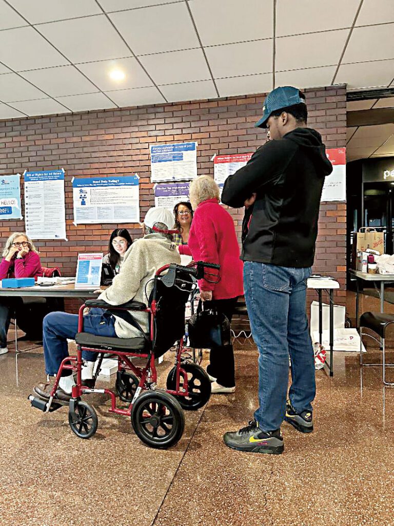 投票是美國注冊選民的權力與責任。本報檔案照梁敏育攝