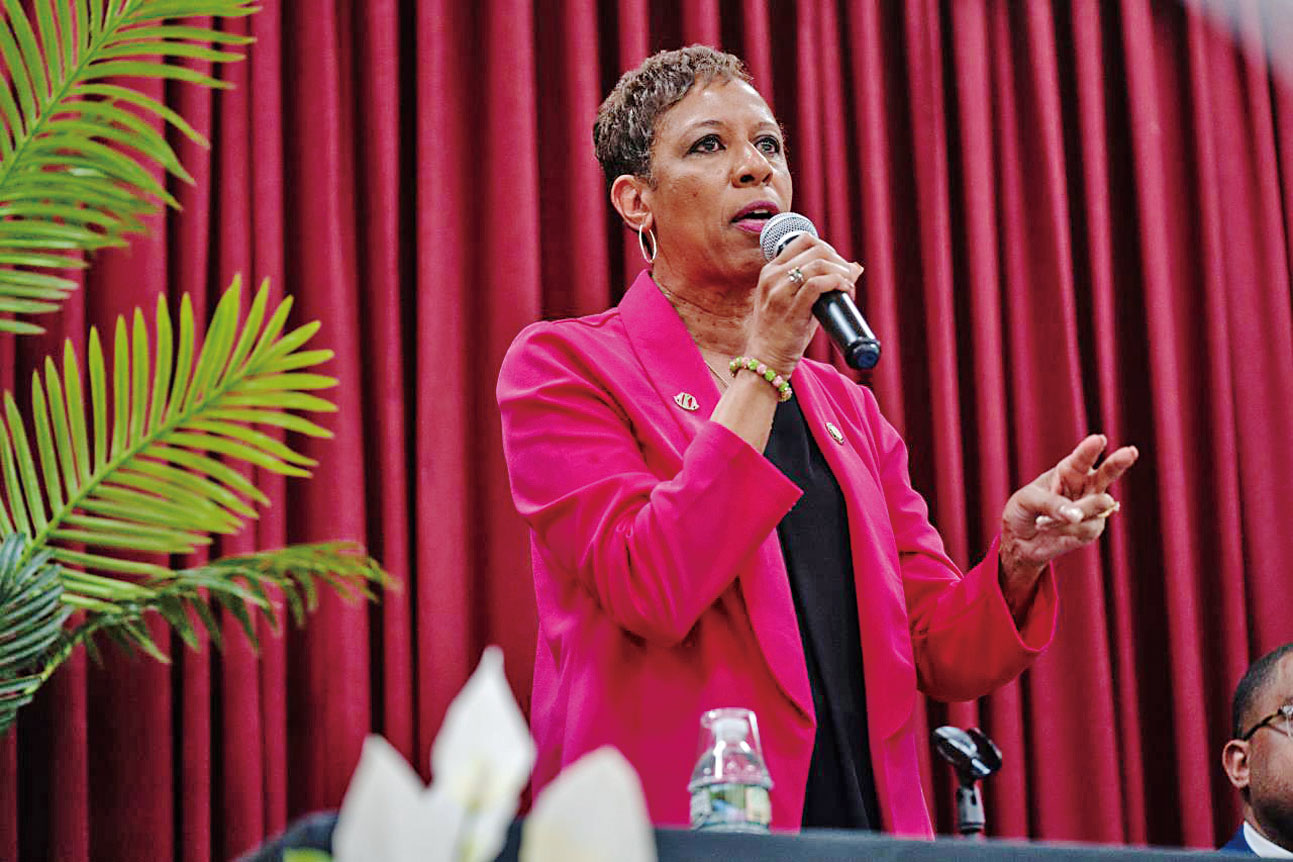 歐德思以往的立法紀錄料成共和黨攻擊重點。 Angelina Katsanis/紐約時報