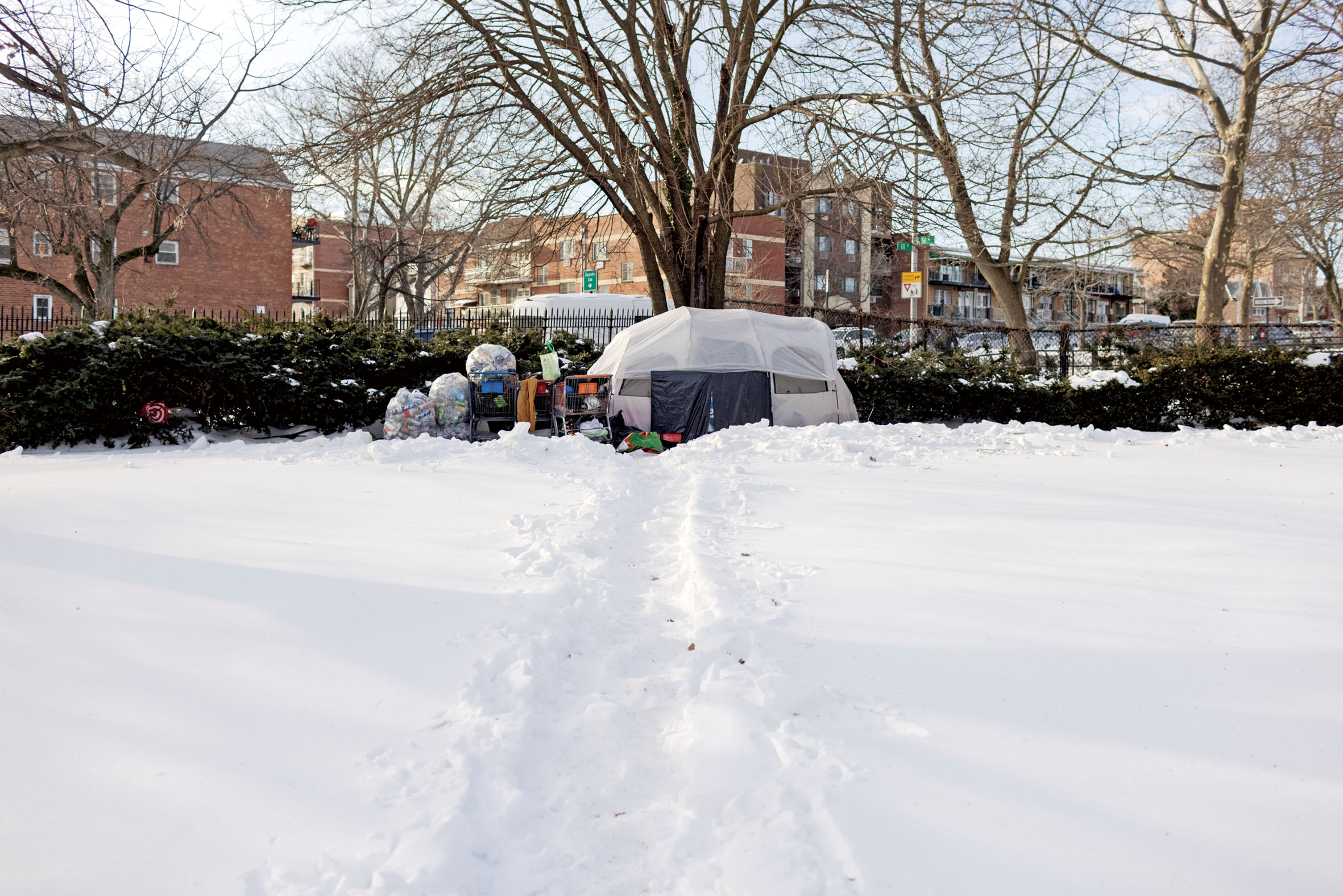 311數據的分析揭示出前線人員在嚴寒中尋找露宿者的艱鉅挑戰。 Anna Watts/紐約時報