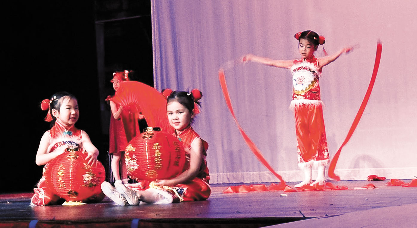 兒童民族舞蹈表演。