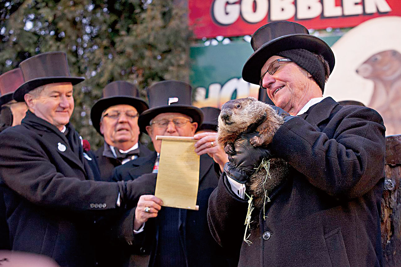 2026年2月2日在美國賓州的土撥鼠「費爾」並沒有看到自己的影子,象徵著美國的冬天並未離去,人們還需等待多六周。