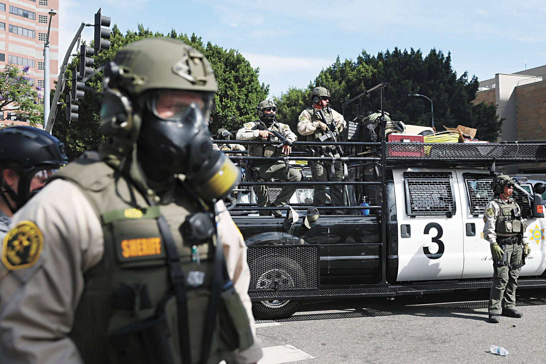 加州原定今年元旦生效的執法人員蒙面法律遭法官阻止。美聯社資料圖片