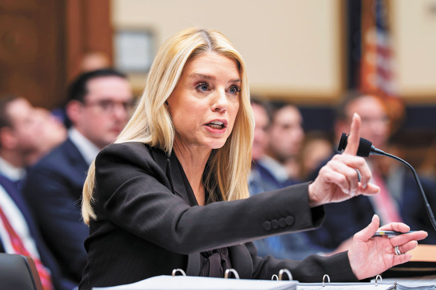 司法部長邦迪11日到國會作證,火藥味十足。美聯社