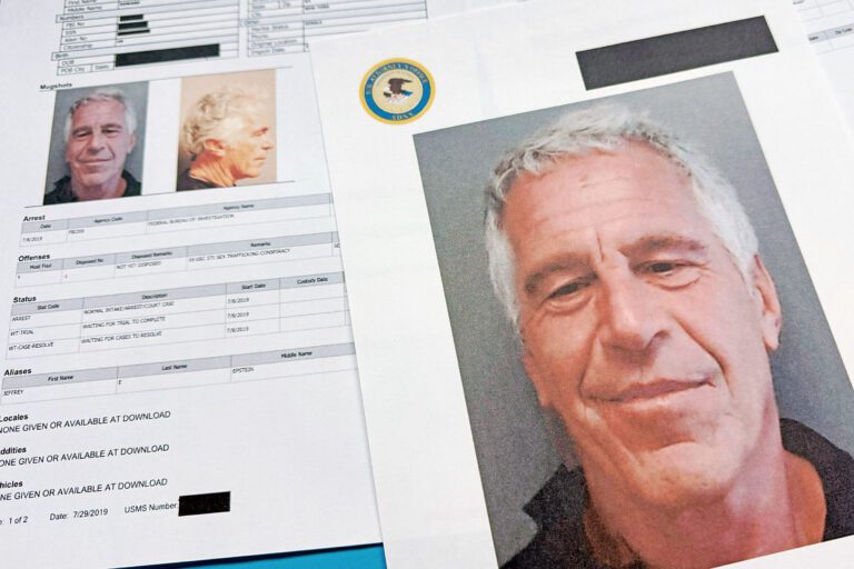 聯邦調查局文件解密：   愛潑斯坦未替權貴經營性交易網