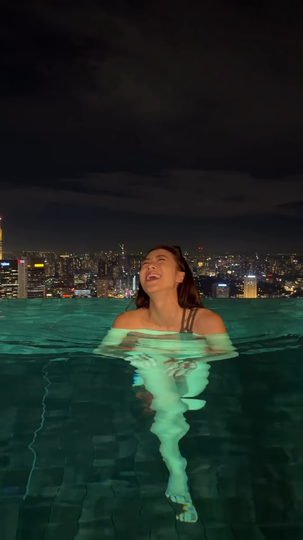 劉穎鏇在帖文中提醒大家活在當下,享受眼前美景。