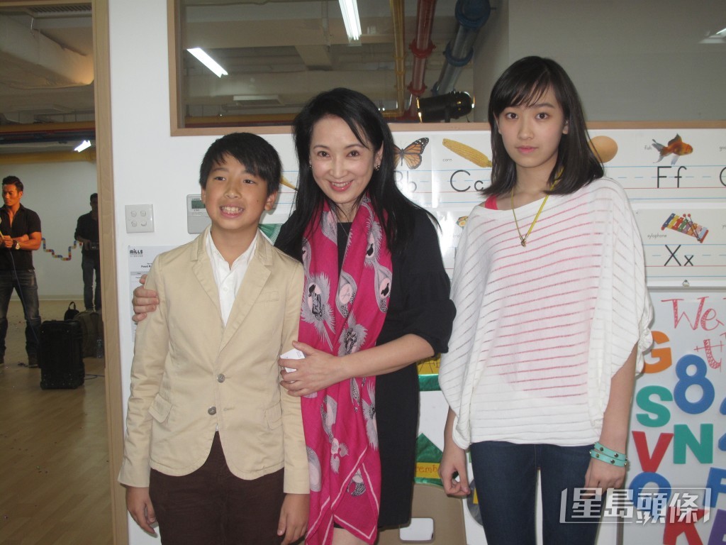 龔慈恩在子女童年時已安排他們學習劍擊,二人均為劍擊好手。