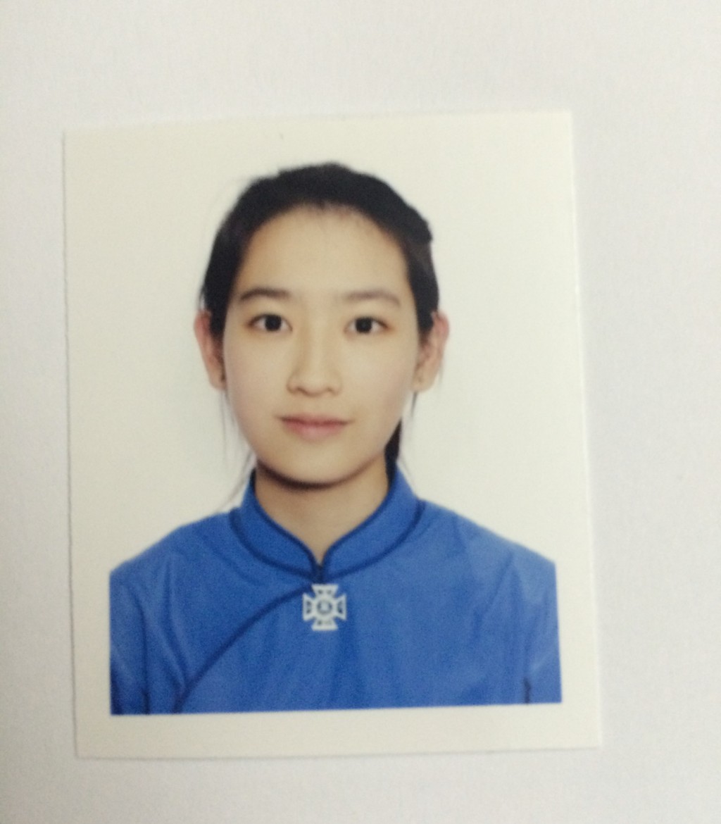 林愷鈴分享學生證件相,樣子十分清純。