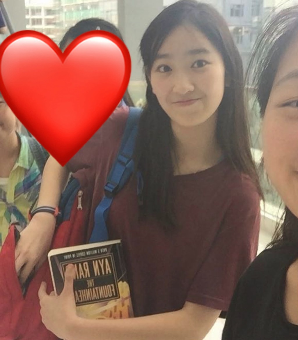 林愷鈴喜歡閱讀不同類型的書籍。