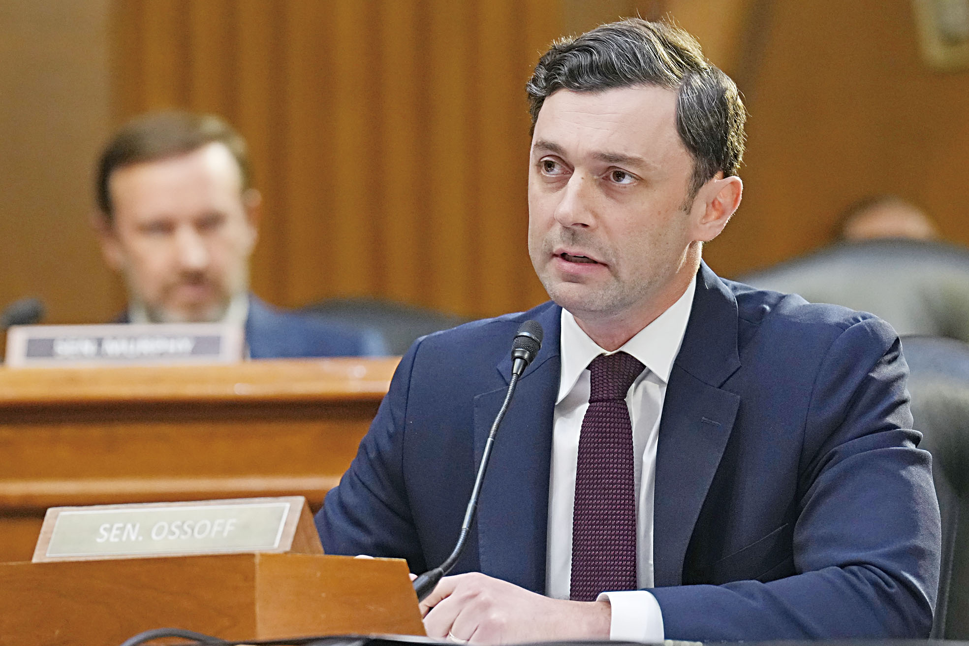 喬治亞州民主黨籍聯邦參議員奧索夫(Jon Ossoff)今年以來頻頻對特朗普總統發動猛烈言論攻勢。美聯社